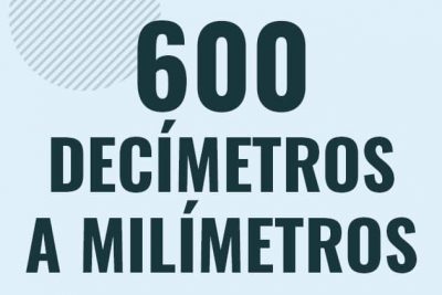 Profesor en pizarra explicando cuanto es 600 decimetros en milimetros o como pasar de 600 dm a mm