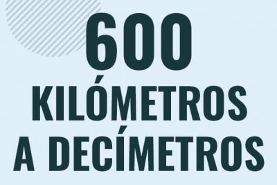 Profesor en pizarra explicando cuanto es 600 kilometros en decimetros o como pasar de 600 km a dm