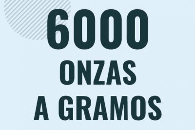 Profesor en pizarra explicando cuanto es 6000 onzas en gramos o como pasar de 6000 oz a g