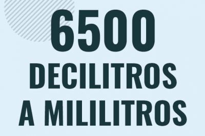 Profesor en pizarra explicando cuanto es 6500 decilitros en mililitros o como pasar de 6500 dl a ml