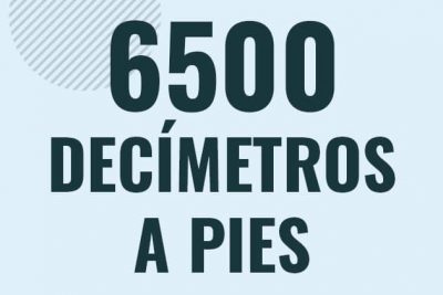 Profesor en pizarra explicando cuanto es 6500 decimetros en pies o como pasar de 6500 dm a ft