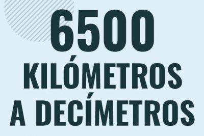 Profesor en pizarra explicando cuanto es 6500 kilometros en decimetros o como pasar de 6500 km a dm