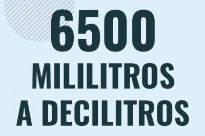Profesor en pizarra explicando cuanto es 6500 mililitros en decilitros o como pasar de 6500 ml a dl