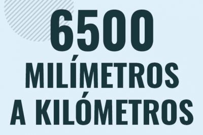 Profesor en pizarra explicando cuanto es 6500 milimetros en kilometros o como pasar de 6500 mm a km