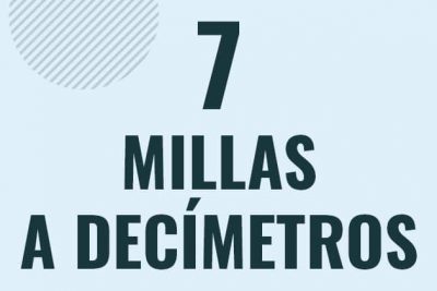 Profesor en pizarra explicando cuanto es 7 millas en decimetros o como pasar de 7 mi a dm