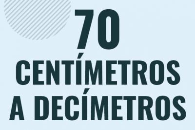 Profesor en pizarra explicando cuanto es 70 centimetros en decimetros o como pasar de 70 cm a dm