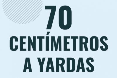 Profesor en pizarra explicando cuanto es 70 centimetros en yardas o como pasar de 70 cm a yd