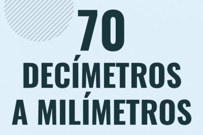 Profesor en pizarra explicando cuanto es 70 decimetros en milimetros o como pasar de 70 dm a mm