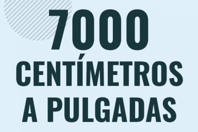 Profesor en pizarra explicando cuanto es 7000 centimetros en pulgadas o como pasar de 7000 cm a in