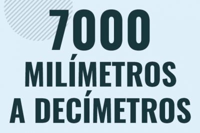 Profesor en pizarra explicando cuanto es 7000 milimetros en decimetros o como pasar de 7000 mm a dm