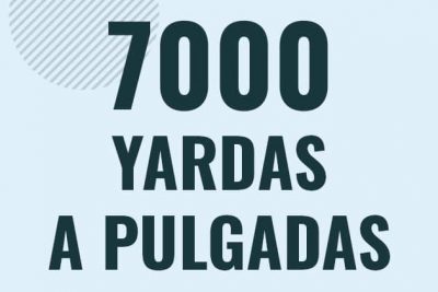 Profesor en pizarra explicando cuanto es 7000 yardas en pulgadas o como pasar de 7000 yd a in