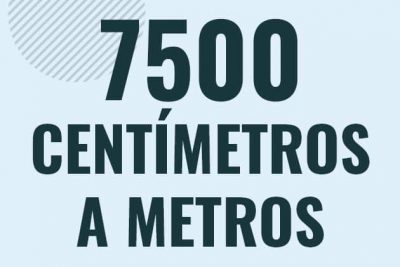 Profesor en pizarra explicando cuanto es 7500 centimetros en metros o como pasar de 7500 cm a m