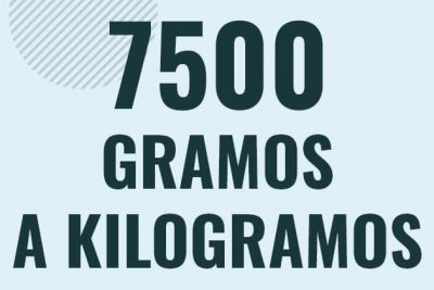 Profesor en pizarra explicando cuanto es 7500 gramos en kilogramos o como pasar de 7500 g a kg