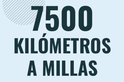 Profesor en pizarra explicando cuanto es 7500 kilometros en millas o como pasar de 7500 km a mi