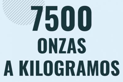 Profesor en pizarra explicando cuanto es 7500 onzas en kilogramos o como pasar de 7500 oz a kg