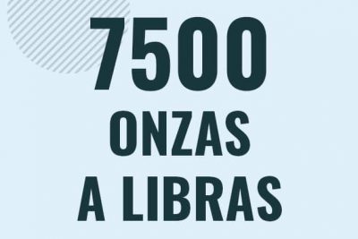 Profesor en pizarra explicando cuanto es 7500 onzas en libras o como pasar de 7500 oz a lb