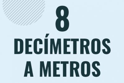 Profesor en pizarra explicando cuanto es 8 decimetros en metros o como pasar de 8 dm a m