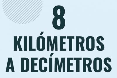 Profesor en pizarra explicando cuanto es 8 kilometros en decimetros o como pasar de 8 km a dm