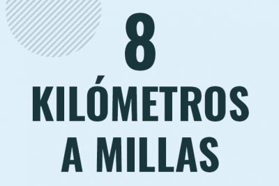 Profesor en pizarra explicando cuanto es 8 kilometros en millas o como pasar de 8 km a mi