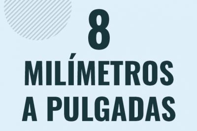Profesor en pizarra explicando cuanto es 8 milimetros en pulgadas o como pasar de 8 mm a in