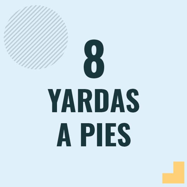 Profesor en pizarra explicando cuanto es 8 yardas en pies o como pasar de 8 yd a ft