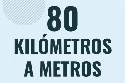 Profesor en pizarra explicando cuanto es 80 kilometros en metros o como pasar de 80 km a m