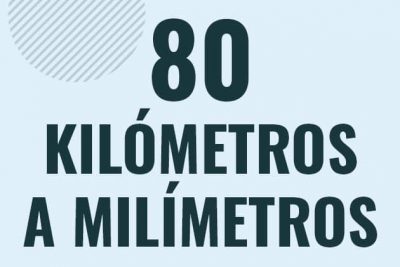 Profesor en pizarra explicando cuanto es 80 kilometros en milimetros o como pasar de 80 km a mm