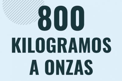 Profesor en pizarra explicando cuanto es 800 kilogramos en onzas o como pasar de 800 kg a oz