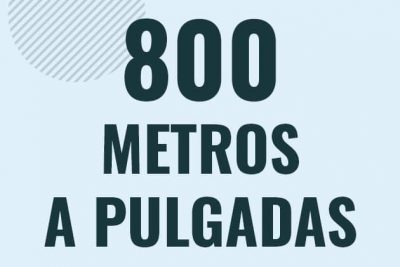 Profesor en pizarra explicando cuanto es 800 metros en pulgadas o como pasar de 800 m a in