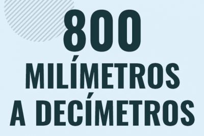Profesor en pizarra explicando cuanto es 800 milimetros en decimetros o como pasar de 800 mm a dm