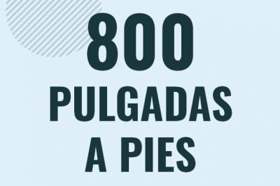 Profesor en pizarra explicando cuanto es 800 pulgadas en pies o como pasar de 800 in a ft