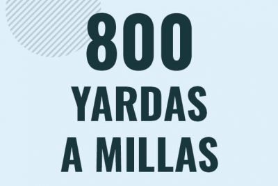 Profesor en pizarra explicando cuanto es 800 yardas en millas o como pasar de 800 yd a mi