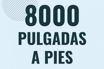 Profesor en pizarra explicando cuanto es 8000 pulgadas en pies o como pasar de 8000 in a ft