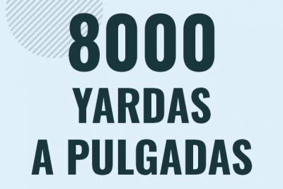 Profesor en pizarra explicando cuanto es 8000 yardas en pulgadas o como pasar de 8000 yd a in