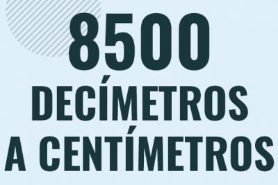 Profesor en pizarra explicando cuanto es 8500 decimetros en centimetros o como pasar de 8500 dm a cm