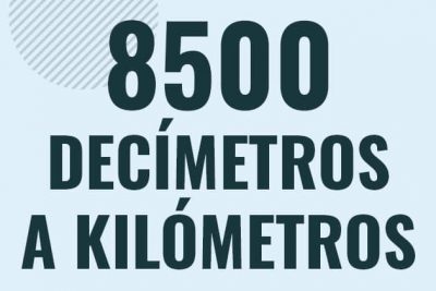 Profesor en pizarra explicando cuanto es 8500 decimetros en kilometros o como pasar de 8500 dm a km