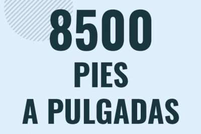 Profesor en pizarra explicando cuanto es 8500 pies en pulgadas o como pasar de 8500 ft a in