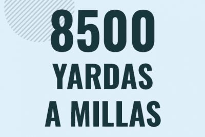 Profesor en pizarra explicando cuanto es 8500 yardas en millas o como pasar de 8500 yd a mi