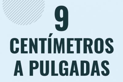 Profesor en pizarra explicando cuanto es 9 centimetros en pulgadas o como pasar de 9 cm a in