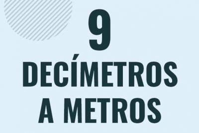 Profesor en pizarra explicando cuanto es 9 decimetros en metros o como pasar de 9 dm a m