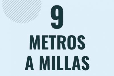 Profesor en pizarra explicando cuanto es 9 metros en millas o como pasar de 9 m a mi