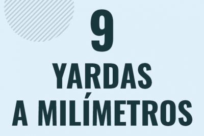Profesor en pizarra explicando cuanto es 9 yardas en milimetros o como pasar de 9 yd a mm