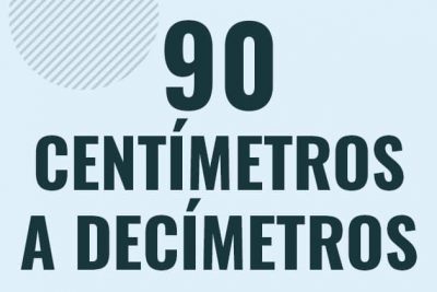 Profesor en pizarra explicando cuanto es 90 centimetros en decimetros o como pasar de 90 cm a dm