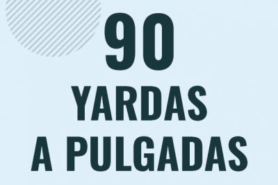 Profesor en pizarra explicando cuanto es 90 yardas en pulgadas o como pasar de 90 yd a in