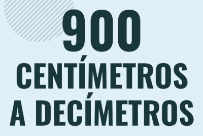 Profesor en pizarra explicando cuanto es 900 centimetros en decimetros o como pasar de 900 cm a dm