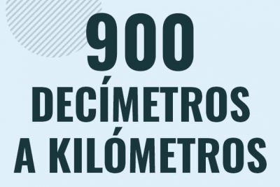 Profesor en pizarra explicando cuanto es 900 decimetros en kilometros o como pasar de 900 dm a km