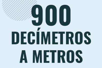 Profesor en pizarra explicando cuanto es 900 decimetros en metros o como pasar de 900 dm a m