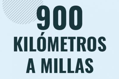 Profesor en pizarra explicando cuanto es 900 kilometros en millas o como pasar de 900 km a mi