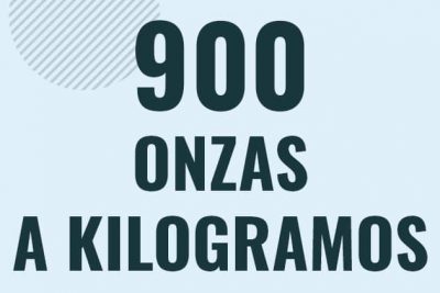 Profesor en pizarra explicando cuanto es 900 onzas en kilogramos o como pasar de 900 oz a kg