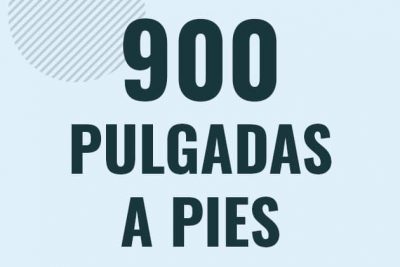 Profesor en pizarra explicando cuanto es 900 pulgadas en pies o como pasar de 900 in a ft